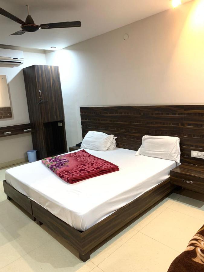 Hotel Sukhman Residency Амрітсар Екстер'єр фото