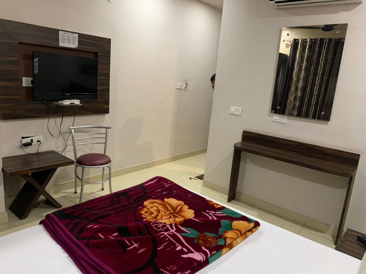 Hotel Sukhman Residency Амрітсар Екстер'єр фото