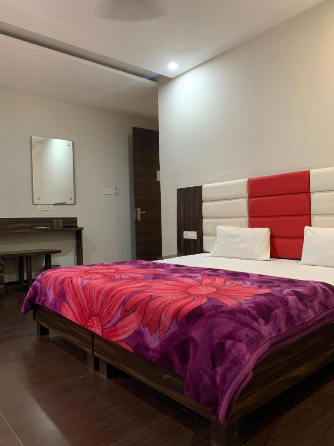 Hotel Sukhman Residency Амрітсар Екстер'єр фото