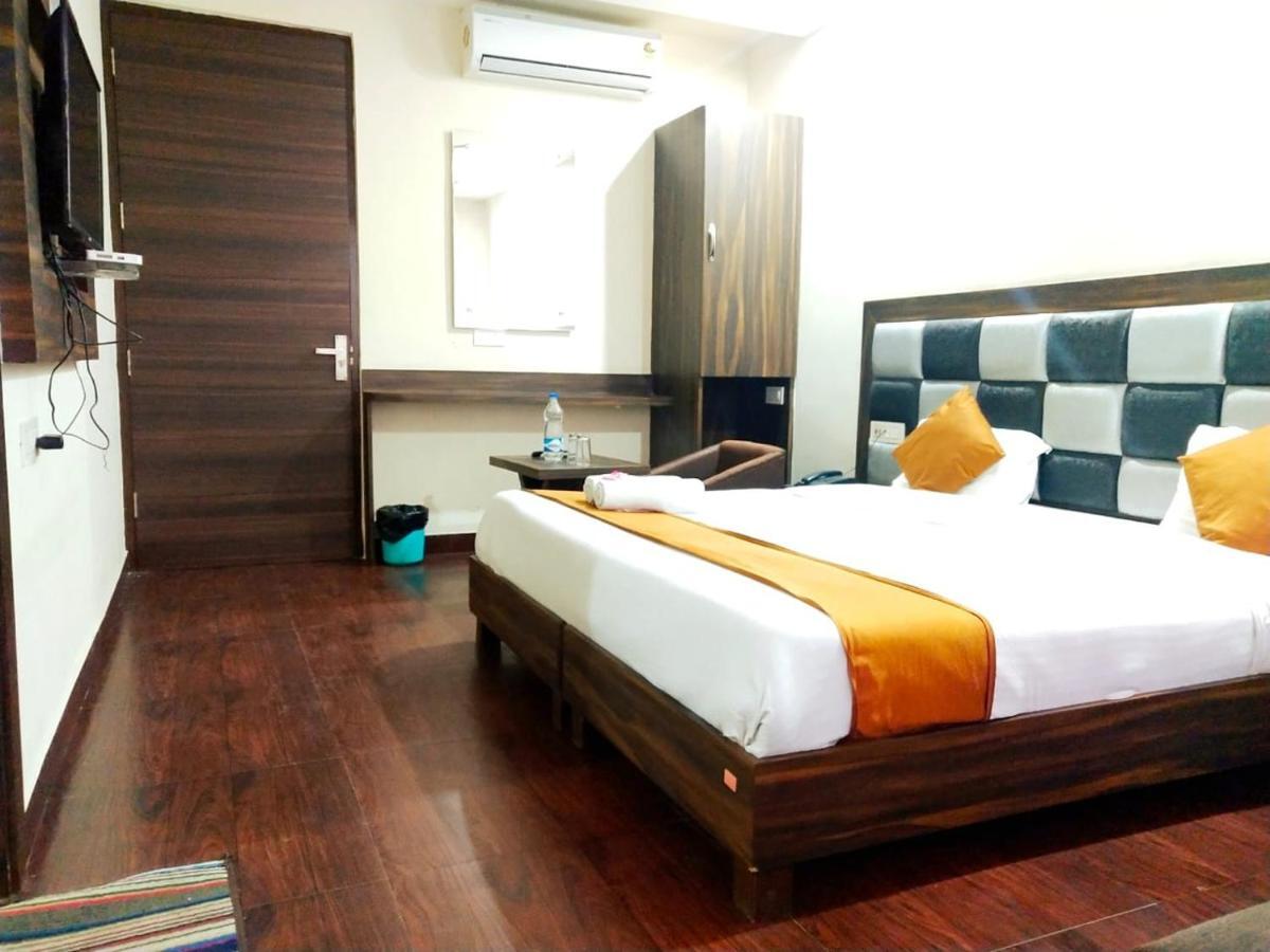 Hotel Sukhman Residency Амрітсар Екстер'єр фото